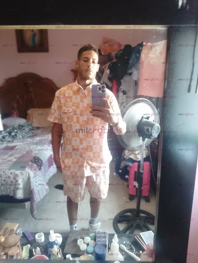 FOTOS DE SOLO UNOS DÍAS EN TU CIUDAD SOY EL MUÑECO CUBANO CON UN REGALITO DE 23