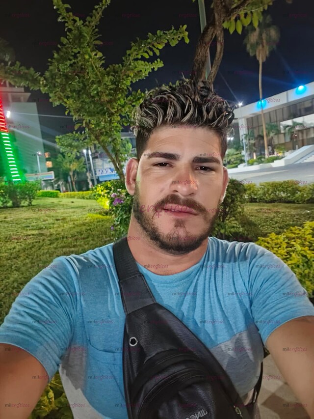 FOTOS DE CHICO CUBANO ACTIVO BIEN DOTADO Y CALIENTE DISPONIBLE PARA TI