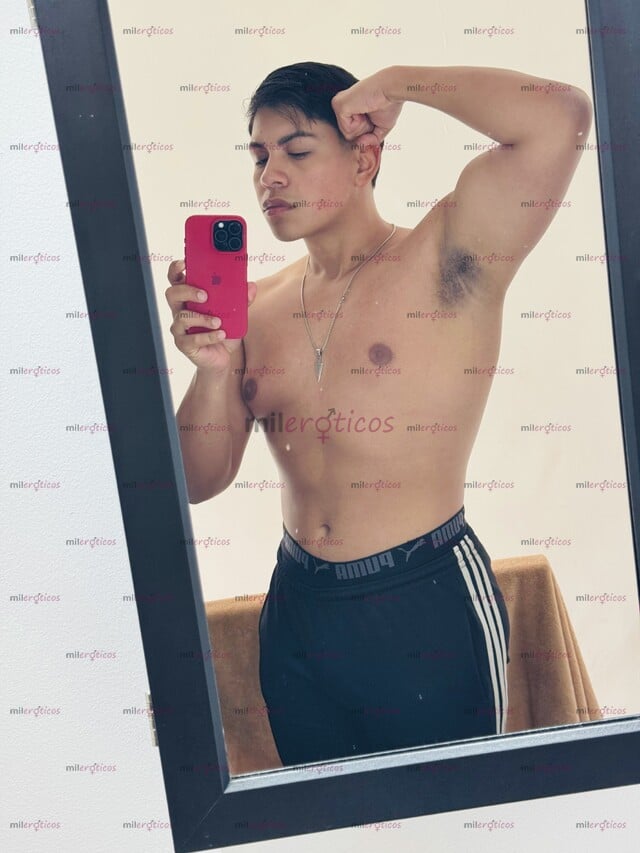 FOTOS DE JOVEN UNIVERSITARIO DE 23 AÑOS ,1.84M INTER 18 CM Y NALGÓN