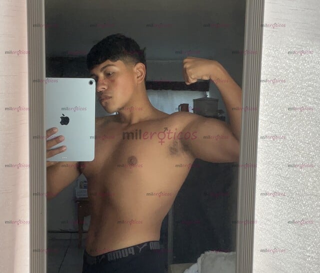FOTOS DE JOVEN UNIVERSITARIO DE 23 AÑOS ,1.84M INTER 18 CM Y NALGÓN