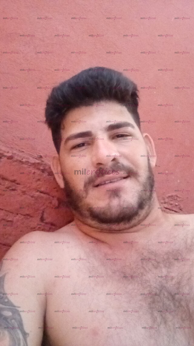 FOTOS DE CHICO CUBANO ACTIVO BIEN DOTADO Y CALIENTE DISPONIBLE PARA TI