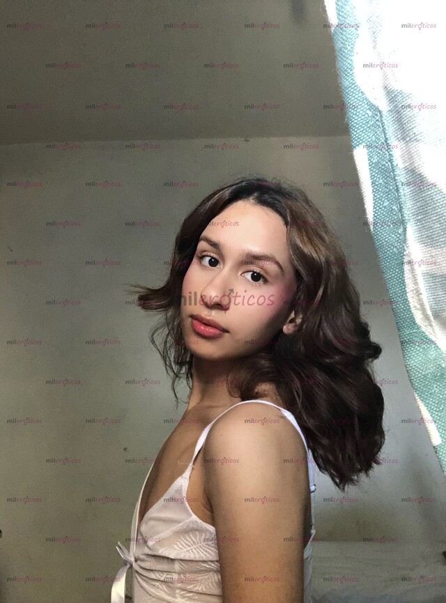 FOTOS DE NIÑA TRANS DE 18 AÑOS DELGADITA Y FEMENINA