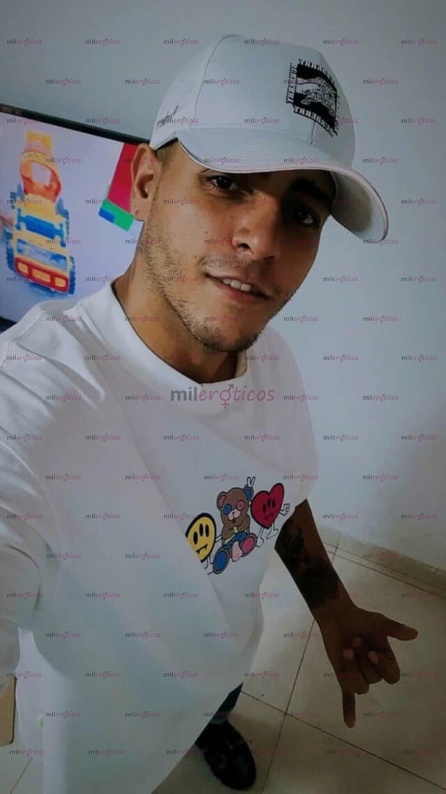 FOTOS DE COSTEÑO ARRECHO DOTADO QUIERE COMPLACERTE CON UN BUEN SEXO