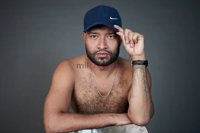 Hola que tal mi nombre es inti escort disponible en vina ven y disfruta de mi ricos servicio cuento con y disponibilidad para que pasemos bien rico so...