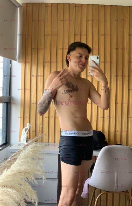 FOTOS DE JOVEN DELGADO, ATLETICO DISPONIBLE. NUEVO EN TU CIUDAD.