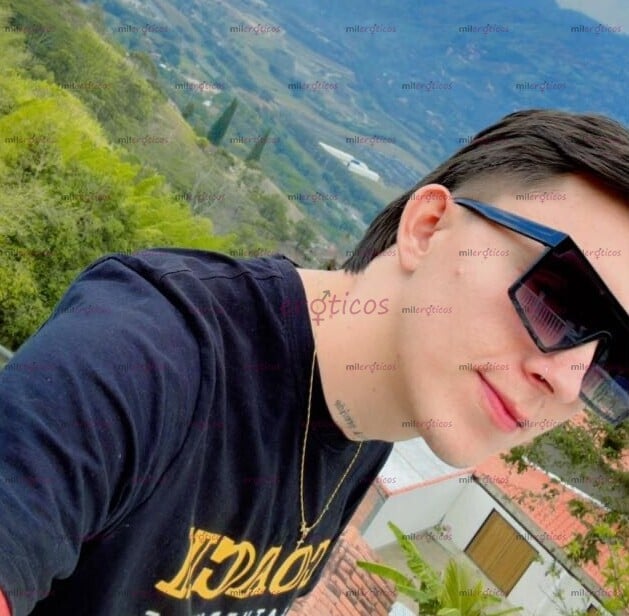 FOTOS DE JOVEN DELGADO, ATLETICO DISPONIBLE. NUEVO EN TU CIUDAD.