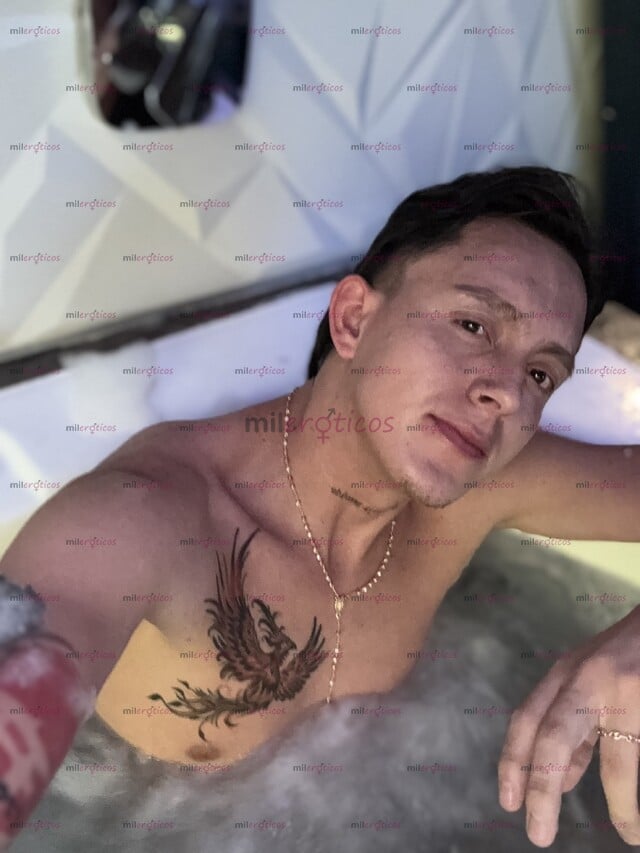 FOTOS DE JOVEN DELGADO, ATLETICO DISPONIBLE. NUEVO EN TU CIUDAD.