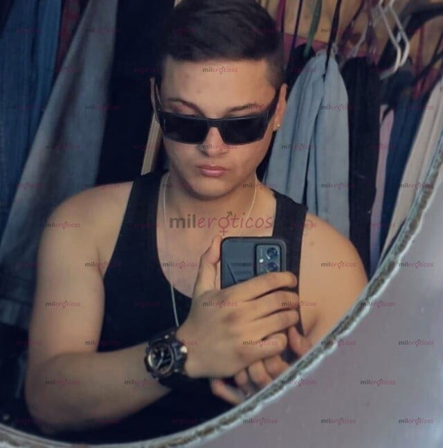 FOTOS DE JOVEN GUERITO GUAPO Y DOTADO DISPONIBLE SOLO SOLVENTES INTERESADOS