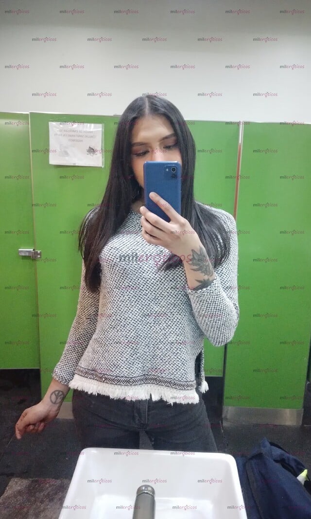 FOTOS DE DE VUELTA! EXQUISITA Y DELGADA NENA CALIENTE GANOSA DE COGER DURO!