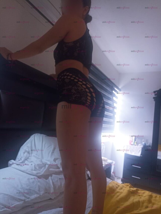 FOTOS DE GENESIS FLACA HERMOSA PELO NEGRO HERMOSO ROSTRO, NUEVA EN MTY