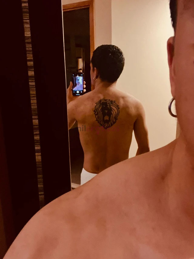 Hola soy semtex un joven atletico y bien conservado mis servicios son oral con preservativo oral natural cenas besos atencion a hoteles domicilios y m...