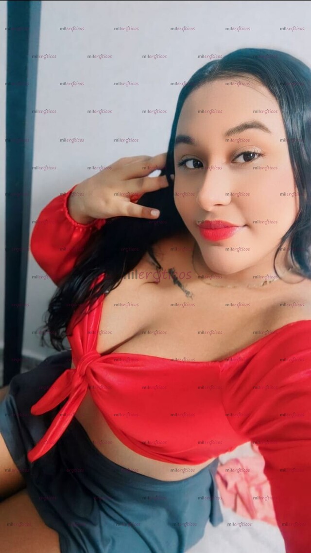 FOTOS DE HERMOSA MORENITA DE 21 AÑOS CON CULO GRANDE