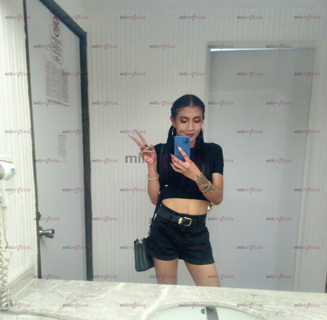 FOTOS DE DE VUELTA! EXQUISITA Y DELGADA NENA CALIENTE GANOSA DE COGER DURO!