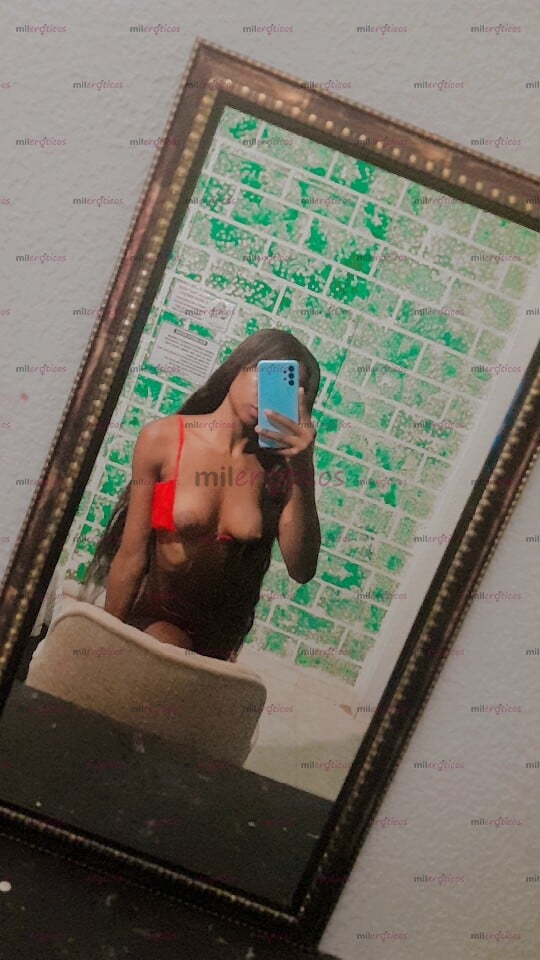 FOTOS DE ZOE RICA Y DELICIOSA POLLITA DE 18 AÑITOS COMPLACIENTE