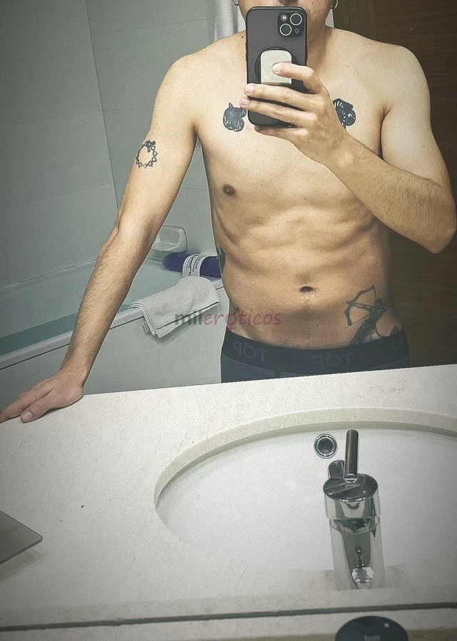 Hola soy semtex un joven atletico y bien conservado mis servicios son oral con preservativo oral natural cenas besos atencion a hoteles domicilios y m...