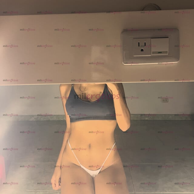 FOTOS DE ¡HERMOSA Y LINDA MORENA! MI NOMBRE ES KARI, DISPUESTA PARA MASTURBARNOS JUNTOS.