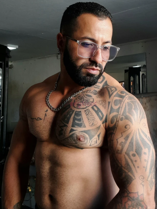 Mucho gusto mi nombre es jhoan tengo curiosidad en conocerte y hacerte sentir mujer me encanta los fetiches estoy disponible para cualquier tipo de mu...