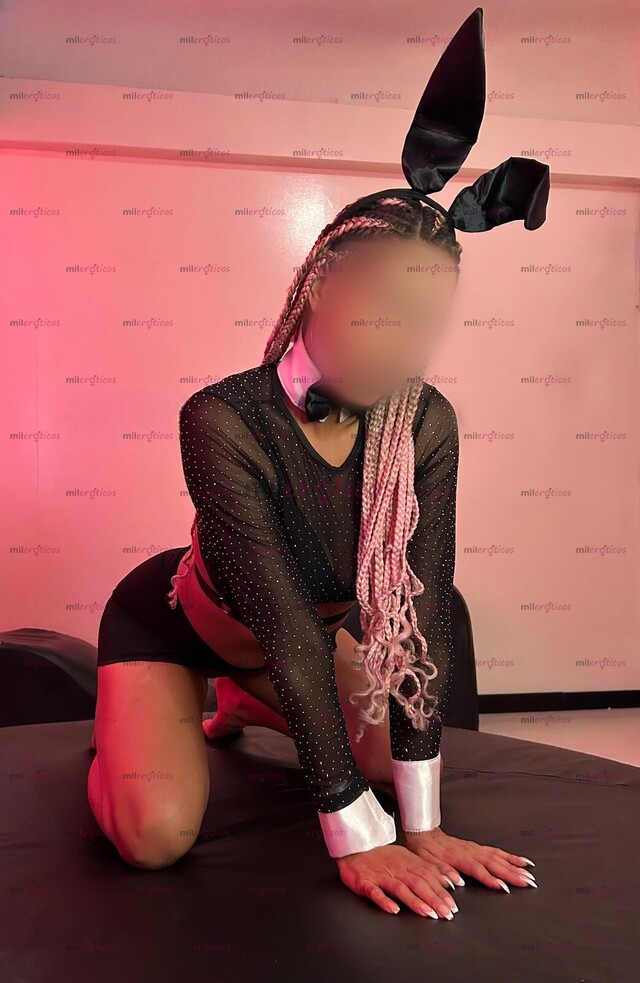 FOTOS DE ESCARLET UNA MORENA CON TODA, ALTA SENSUAL MOVIENTOS ALTAMENTE CONTROLADOS