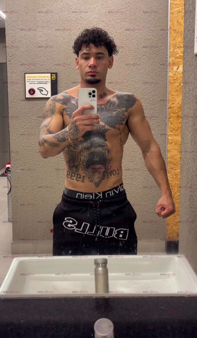 FOTOS DE HOMBRE MASCULINO DOMINANTE CON 20 CM POTENTE PARA BUEN SEXO