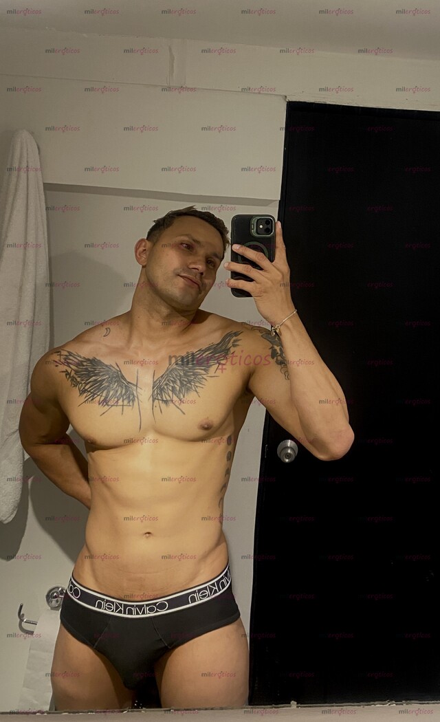 FOTOS DE VERSÁTIL CON BUEN CULO Y VERGA DISPONIBLE 24 HORAS