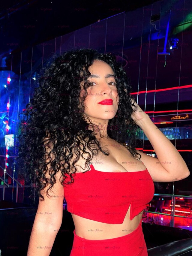 FOTOS DE ELEGANTE TETONA NATURAL SOY EXPERTA EN MASSAJE