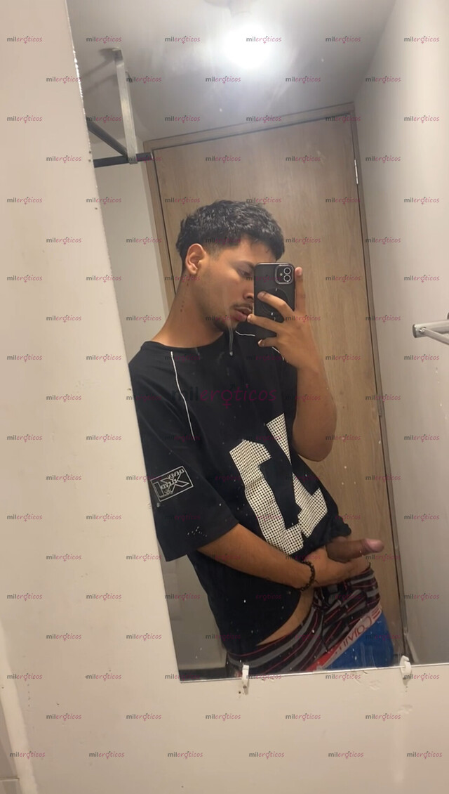 FOTOS DE POLLO ALTO VARONIL Y DOMINANTE TU MACHO IDEAL PARA CUMPLIR TODAS NECESIDADES