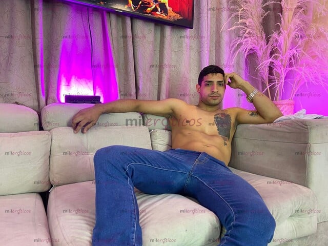FOTOS DE PERXY JOVEN ATLETICO DEPORTISTA VERSATIL COMPALCIENTE