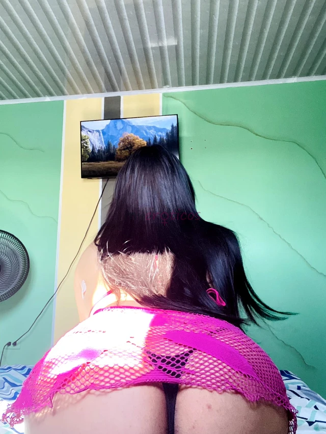 Hola soy angela mujer con pene muy femenina y educada con documento y voz de mujer para mas discrecion tengo 20 cm full ereccion versatil me encanta d...