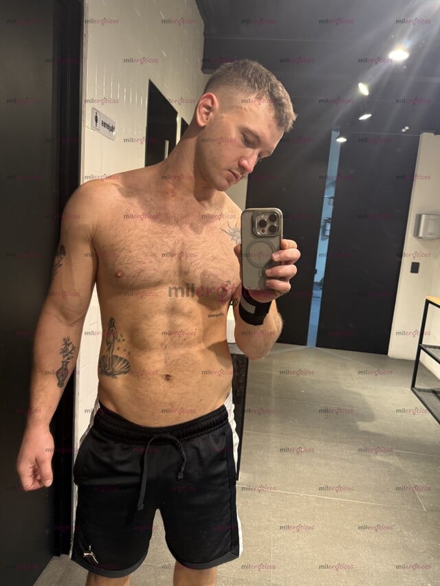 FOTOS DE ERIK. SEXY ATLÉTICO Y MUY GUAPO. LO MEJOR QUE HAY