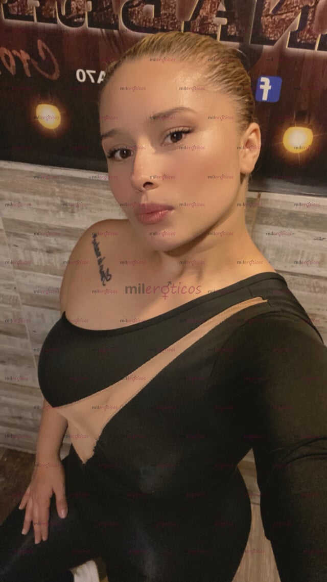 FOTOS DE HERMOSA PELI NEGRA Y SEXY CON GANAS DE TENER MUCHO SEXO Y COMPLACERTE CARIÑO