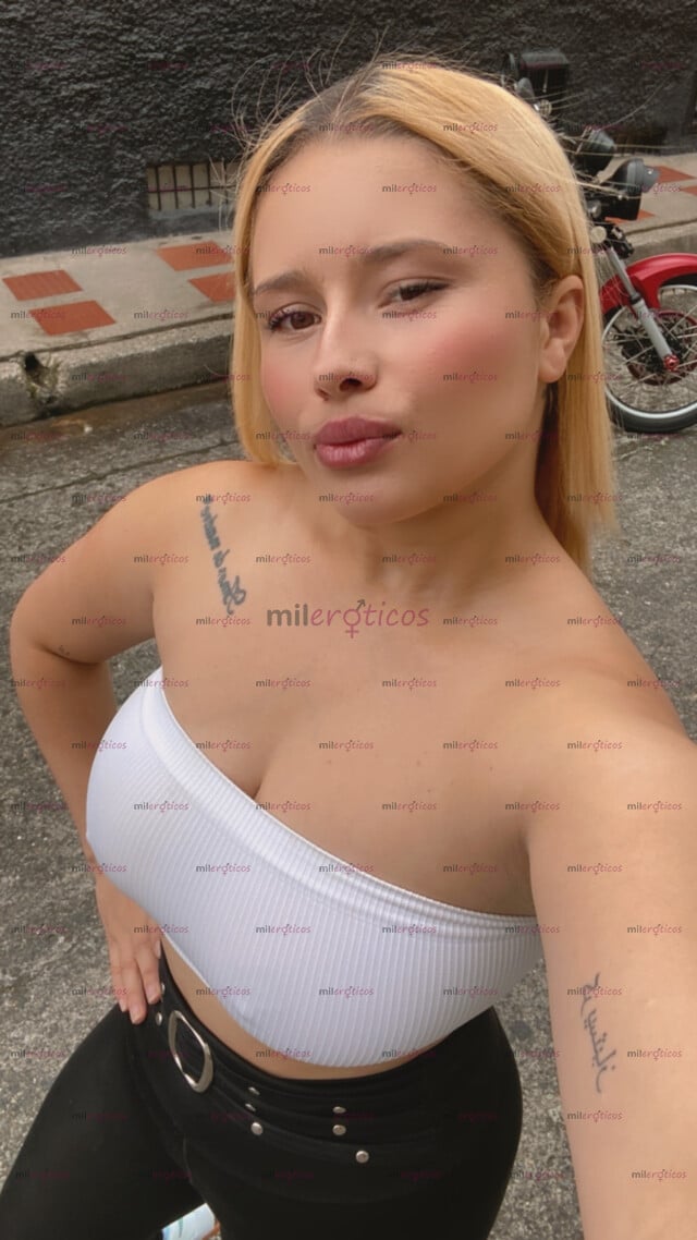 FOTOS DE HERMOSA PELI NEGRA Y SEXY CON GANAS DE TENER MUCHO SEXO Y COMPLACERTE CARIÑO