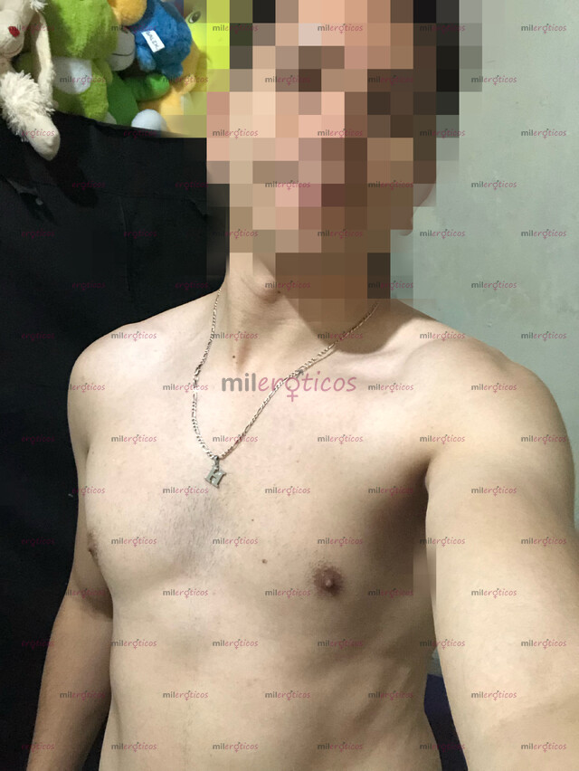 FOTOS DE CHICO DELGADO, RESPETUOSO... O NO, SI TE GUSTAN LAS NALGADAS