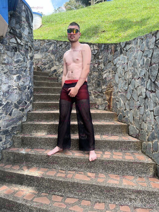 FOTOS DE JOVEN DELGADO VERSÁTIL DESCOMPLICADO Y MUY COMPLACEDOR