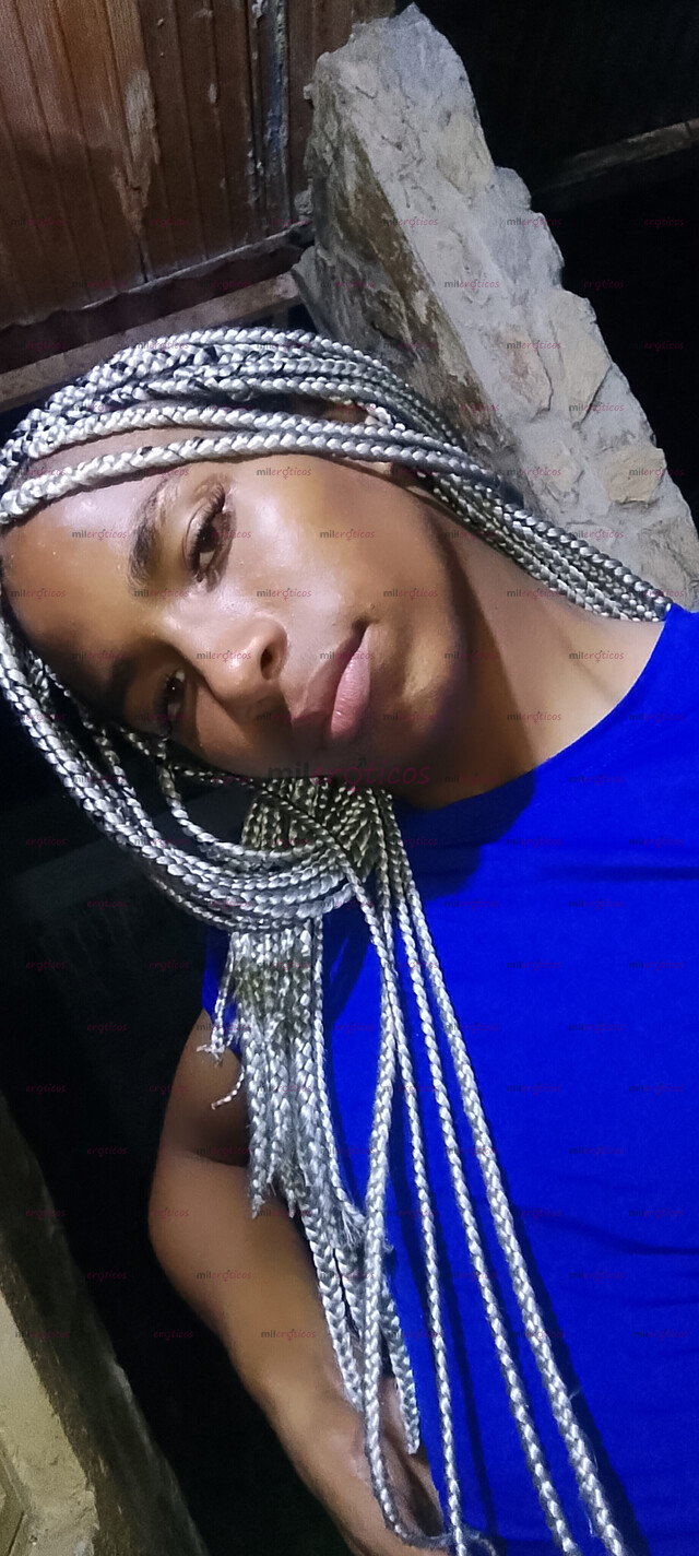 FOTOS DE CHICA TRANS JOVEN, DOMINANTE CON GANAS DE COMER VERGAS