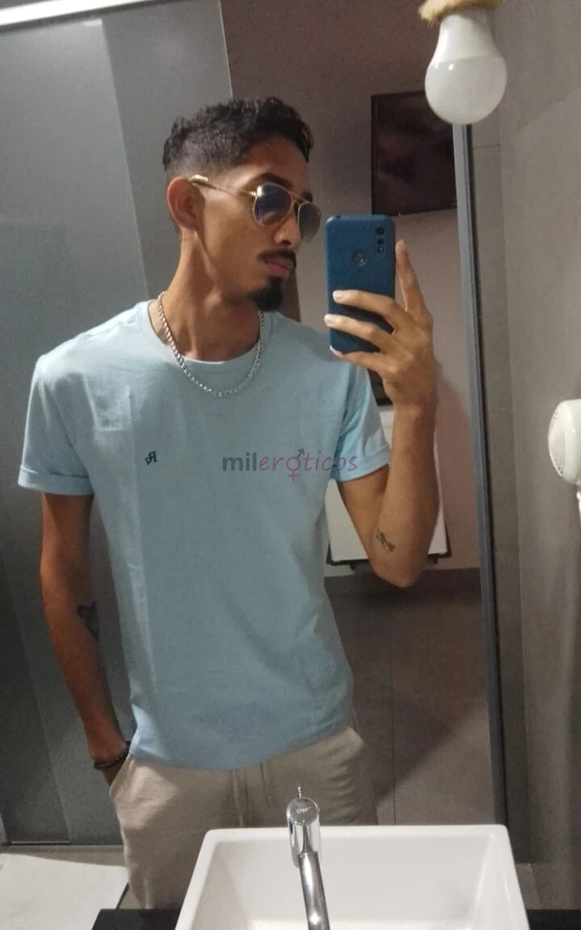 Ola sou leonardo tenho 24 anosativo e passivo discreto 22 cmsigilosoatendo casalatendimento em meu local seu local ou hotel motel vendo conteudo quent...