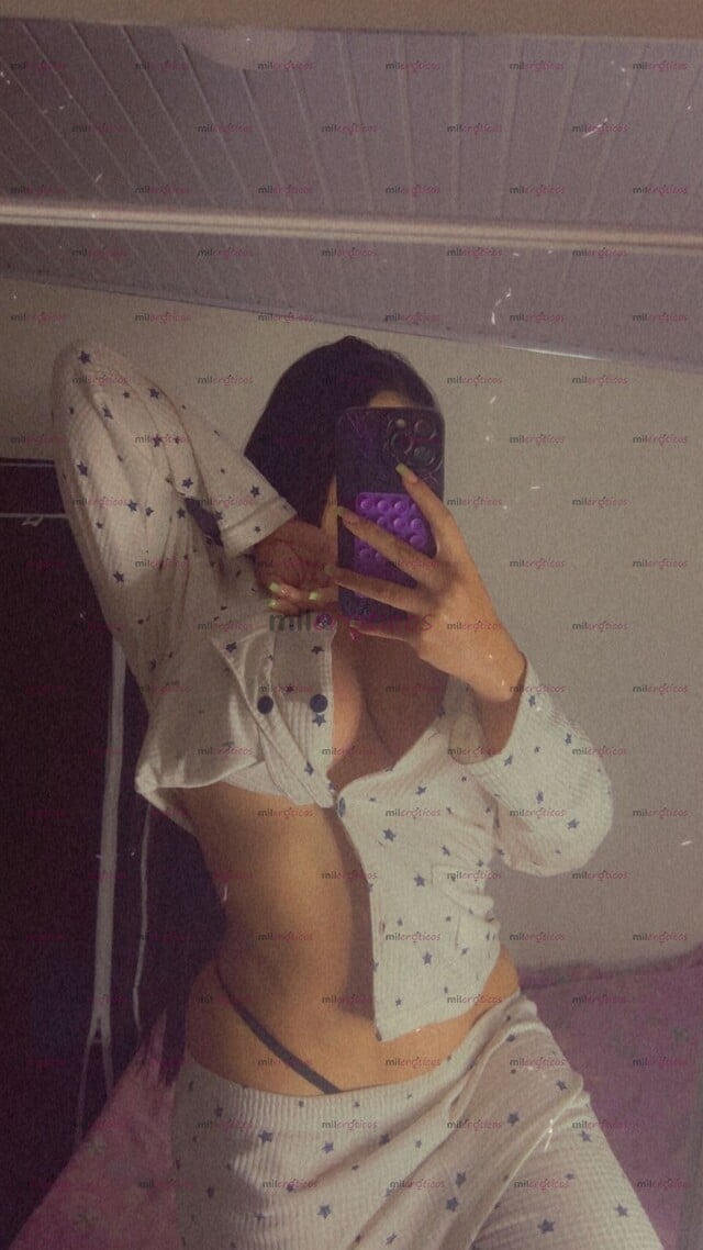 FOTOS DE VENEZOLANA, CON JUGUETES, BLANQUITA DE 20 AÑITOS