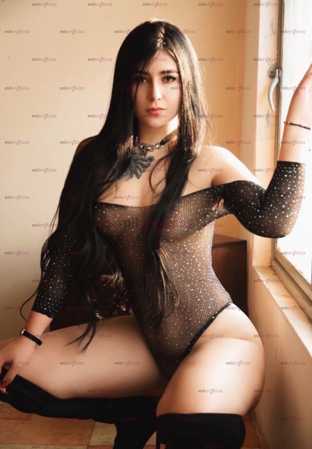 FOTOS DE MODELO DE ALTO IMPACTO CARA BONITA CUERPO NATURAL HAGO TRÍOS FANTASÍAS FETICHES