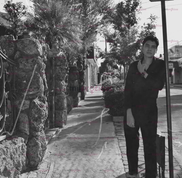 FOTOS DE PASIVO 21 AÑOS; CALIENTE, DISCRETO Y COMPLACIENTE.