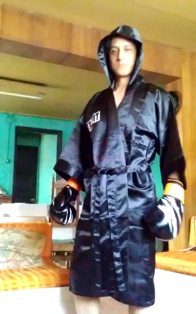 Mi nombre es gustavo gutierrez soy striper y hago show para despedidas de solteras y fiestas para mujeres mayores de dieciocho anos de edad vivo en sa...