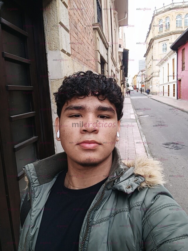 FOTOS DE VENEZOLANO EN BOGOTÁ, DISPONIBLE PARA TI