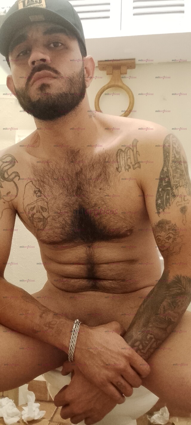 FOTOS DE PENE GRUESO DE 24 CM 30 AÑOS DE EDAD CUERPO MEDIO BARBÓN LABIOS GRUESOS