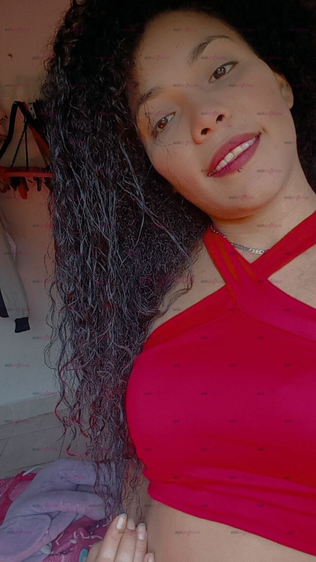 FOTOS DE SOY MORENA OJOS CAFÉ CLARO MEDIO ALTA CABELLO LARGO