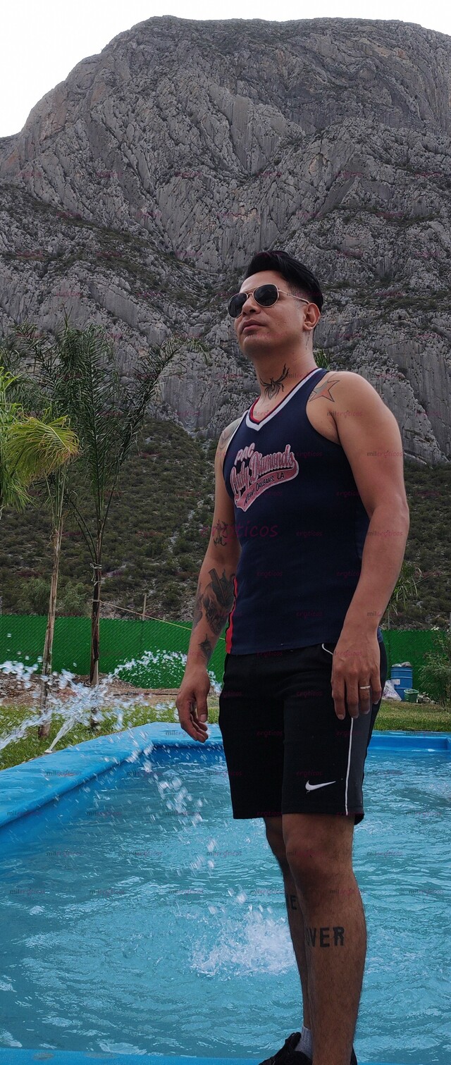 FOTOS DE QUIERES DOS HOMBRES AQUÍ ESTOI PARA TI QUIERES PASAR UN RATO AGRADABLE