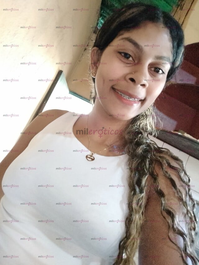 FOTOS DE MORENA PELO NEGRO ALTA OJOS OSCUROS ME GUSTA REÍR DIVERTIRME Y ME RÍO MUCHO