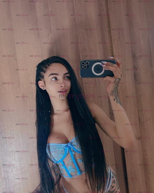 FOTOS DE ISABELLA GARCÍA TATUADA DELGADA COMPLACIENTE EDUCADA DISCRETA