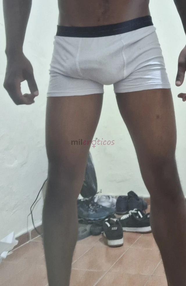 Leo baiano jovem negro e gostoso atendo homens e casais amp voce pode fazer tudo o que voce quiser atendo tambem em seu local hotel ou motel faco mass...