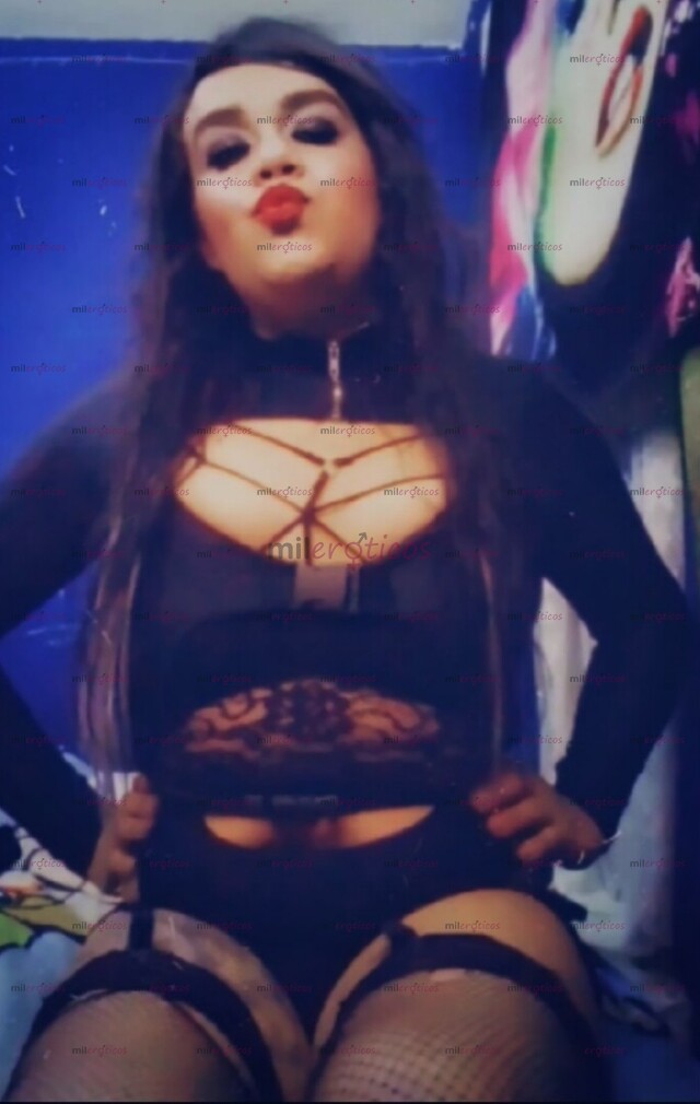 FOTOS DE UN PARCHECITO O QUÉ ?? TU BEBITA CACHONDA CON GANAS DE LECHITA