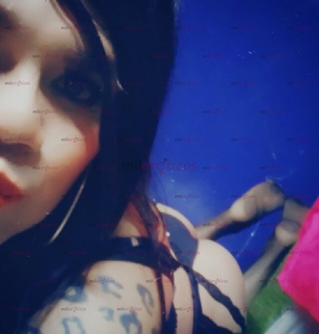 FOTOS DE UN PARCHECITO O QUÉ ?? TU BEBITA CACHONDA CON GANAS DE LECHITA