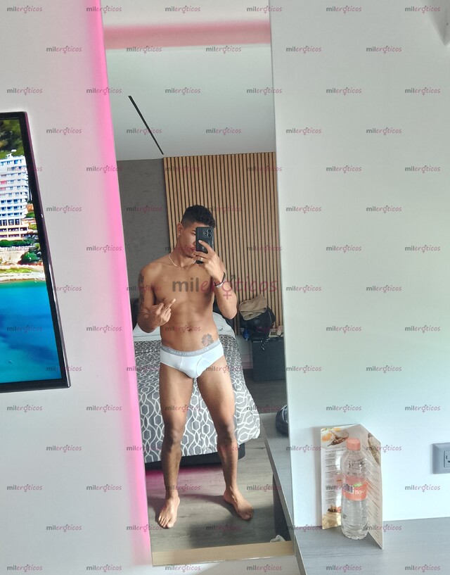 FOTOS DE TU VENEZOLANO DE 20 CM DE VERGA LARGA JUGUETÓN Y TRAVIESO CON 22 AÑOS
