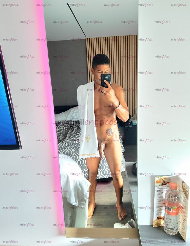 FOTOS DE TU VENEZOLANO DE 20 CM DE VERGA LARGA JUGUETÓN Y TRAVIESO CON 22 AÑOS